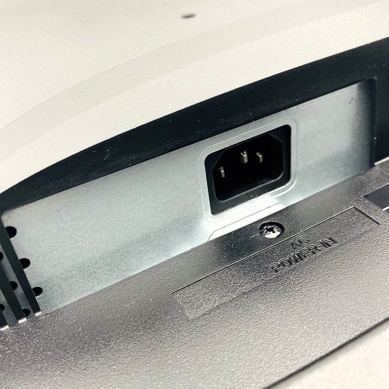 【中古モニター】27インチ メーカー iiyama 型番 E2773HS-GB2 入力端子 HDMI D-Sub DVI 解像度 1920x1080 中古 液晶 モニター PC ディスプレイ