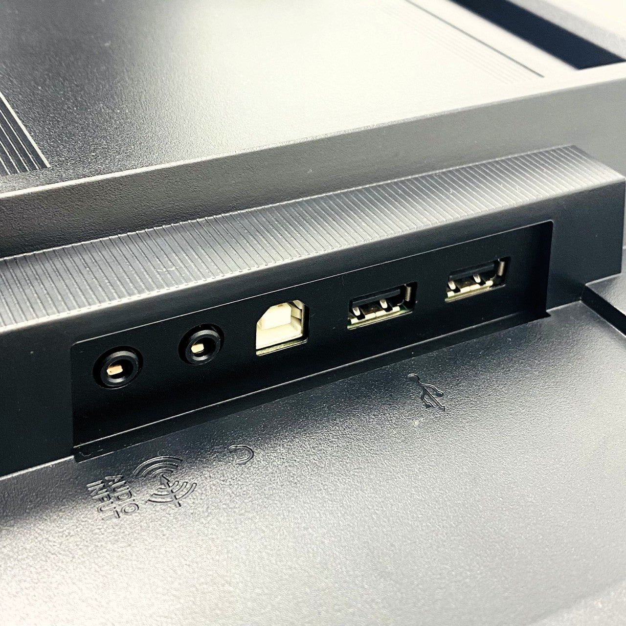 【中古モニター】23インチ メーカー EIZO 型番 EV2336W 入力端子 D-Sub DVI DisplayPort 解像度 1920×1080 中古 液晶 モニター PC ディスプレイ
