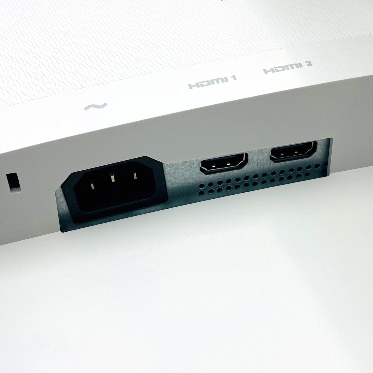 【中古モニター】32インチ メーカー DELL 型番 S3221QS 入力端子 HDMI DisplayPort 解像度 3840×2160 Cランク 中古 液晶 モニター PC ディスプレイ