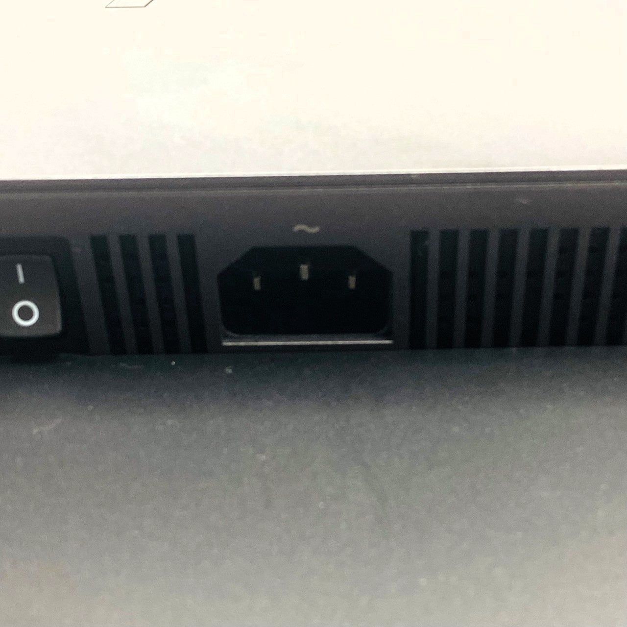 【中古モニター】24インチ メーカー HP 型番 Z24NG2 入力端子 HDMI DVI DisplayPort 解像度 1920x1200 Cランク 中古 液晶 モニター PC ディスプレイ