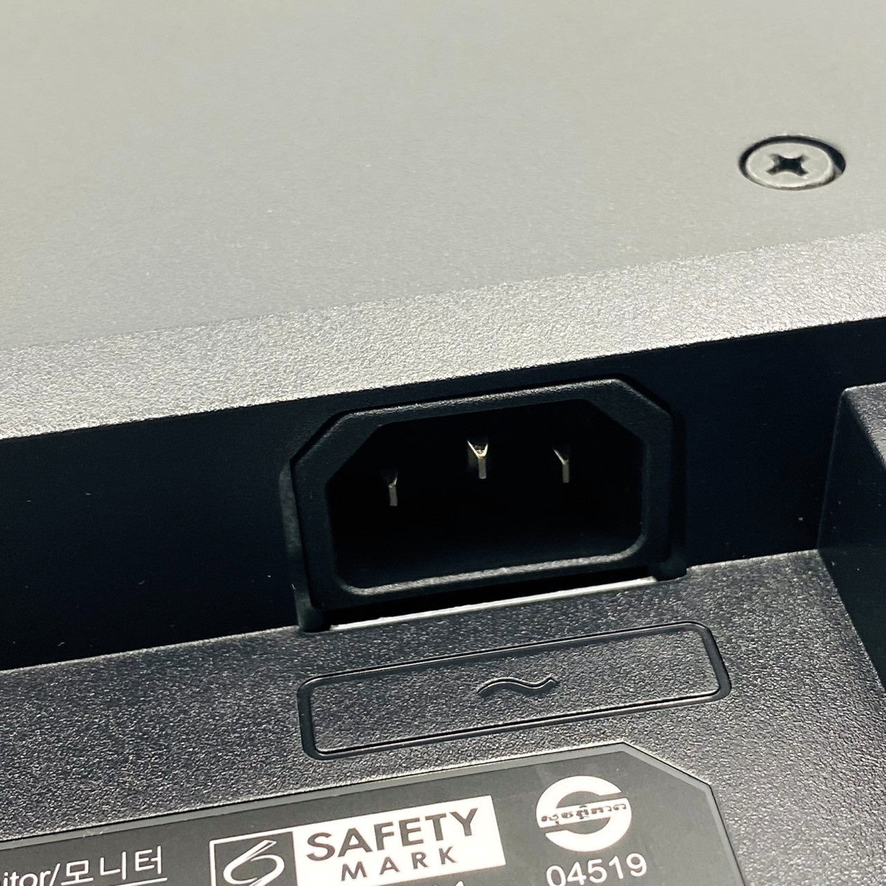 【中古モニター】21.5インチ メーカー HP 型番 P224 入力端子 D-Sub HDMI D-Port 解像度 1920x1080 Bランク 中古 液晶 モニター PC ディスプレイ