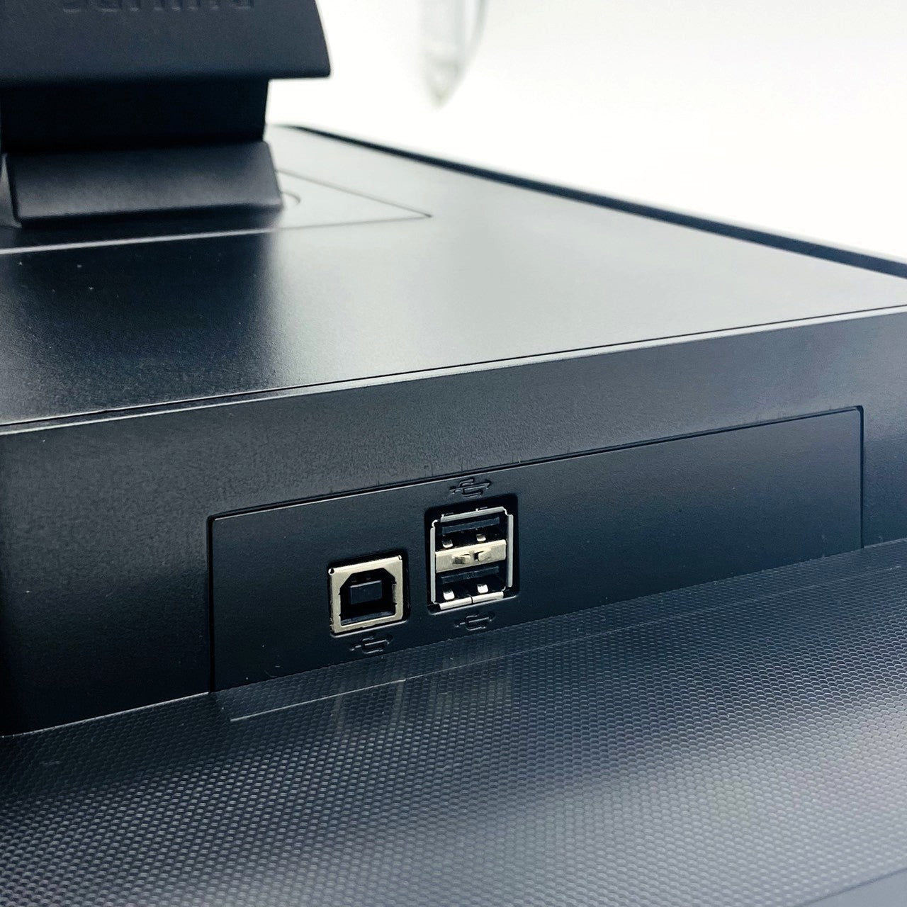 【中古モニター】24インチ メーカー PHILIPS 型番 240B4QPYEB-11 入力端子 DVI D-Sub DisplayPort 解像度 1920x1200 Bランク 中古 液晶 モニター PC ディスプレイ
