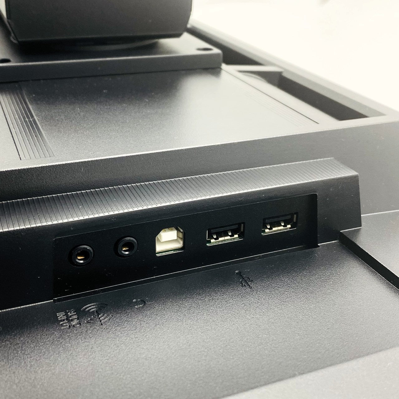 【中古モニター】23インチ メーカー EIZO 型番 EV2316W 入力端子 D-Sub DVI DisplayPort 解像度 1920x1080 Bランク 中古 液晶 モニター PC ディスプレイ