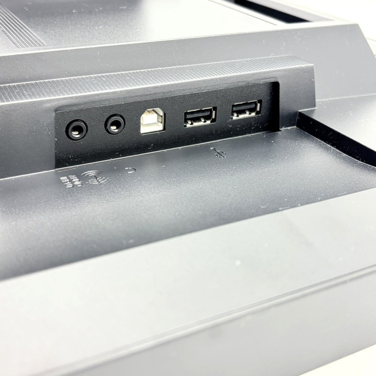 【中古モニター】24.1インチ メーカー EIZO 型番 EV2436W 入力端子 D-Sub DVI DisplayPort 解像度 1920x1200 Bランク 中古 液晶 モニター PC ディスプレイ