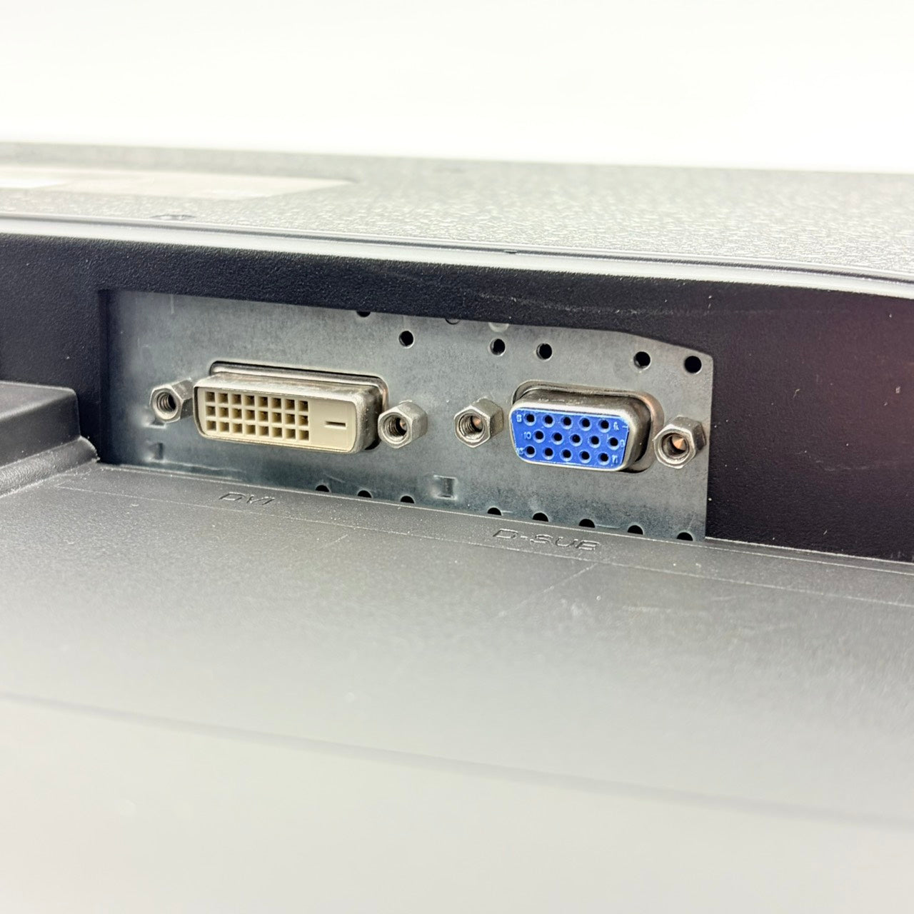 【中古モニター】23インチ メーカー PRINCETON 型番 PTFBNF-23W 入力端子 D-Sub DVI 解像度 1920x1080 Bランク 中古 液晶 モニター PC ディスプレイ