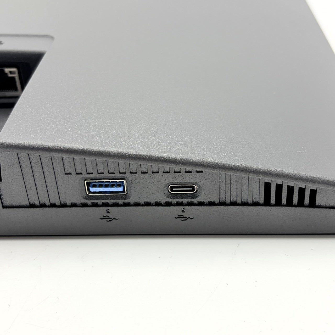 【中古モニター】23.8インチ メーカー DELL 型番 P2425HE 入力端子 HDMI DisplayPort USB Type-C 解像度 1920x1080 Aランク 中古 液晶 モニター PC ディスプレイ
