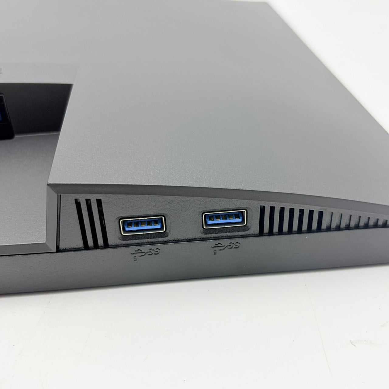 【中古モニター】23.8インチ メーカー DELL 型番 P2422H 入力端子 HDMI D-Sub DisplayPort 解像度 1920x1080 Bランク 中古 液晶 モニター PC ディスプレイ