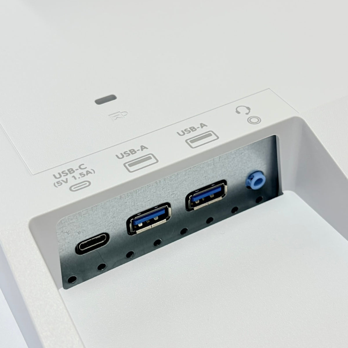 【中古モニター】27インチ メーカー I-ODATA 型番 LCD-BCQ271DW-F 入力端子 HDMI Displayport USBType-C 解像度 2560x1440 Aランク 中古 液晶 モニター PC ディスプレイ