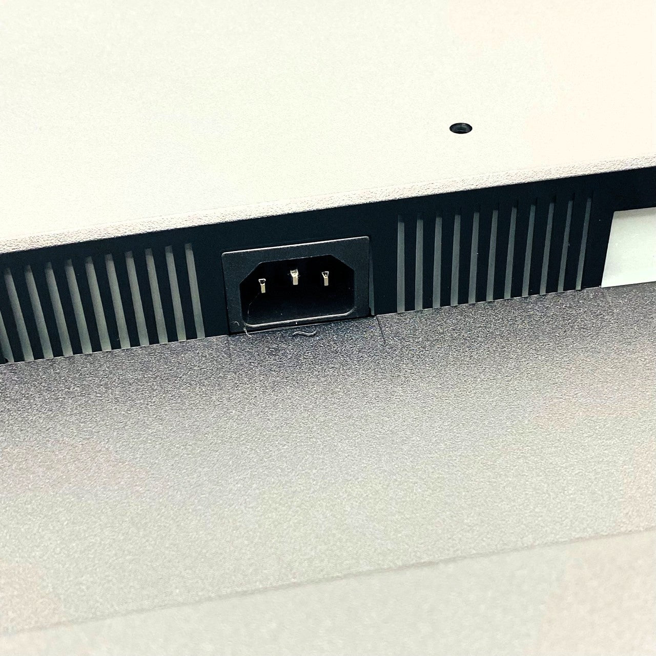 【中古モニター】31.5インチ メーカー ASUS 型番 VP32UQ 入力端子 HDMI DisplayPort 解像度 3840×2160 Bランク 中古 液晶 モニター PC ディスプレイ
