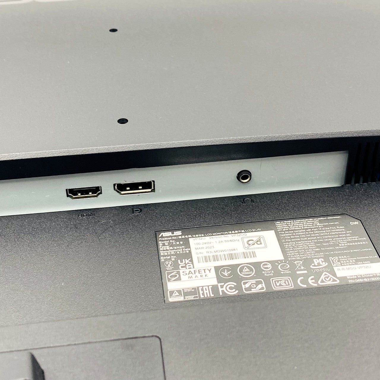 【中古モニター】31.5インチ メーカー ASUS 型番 VP32UQ 入力端子 HDMI DisplayPort 解像度 3840×2160 Bランク 中古 液晶 モニター PC ディスプレイ