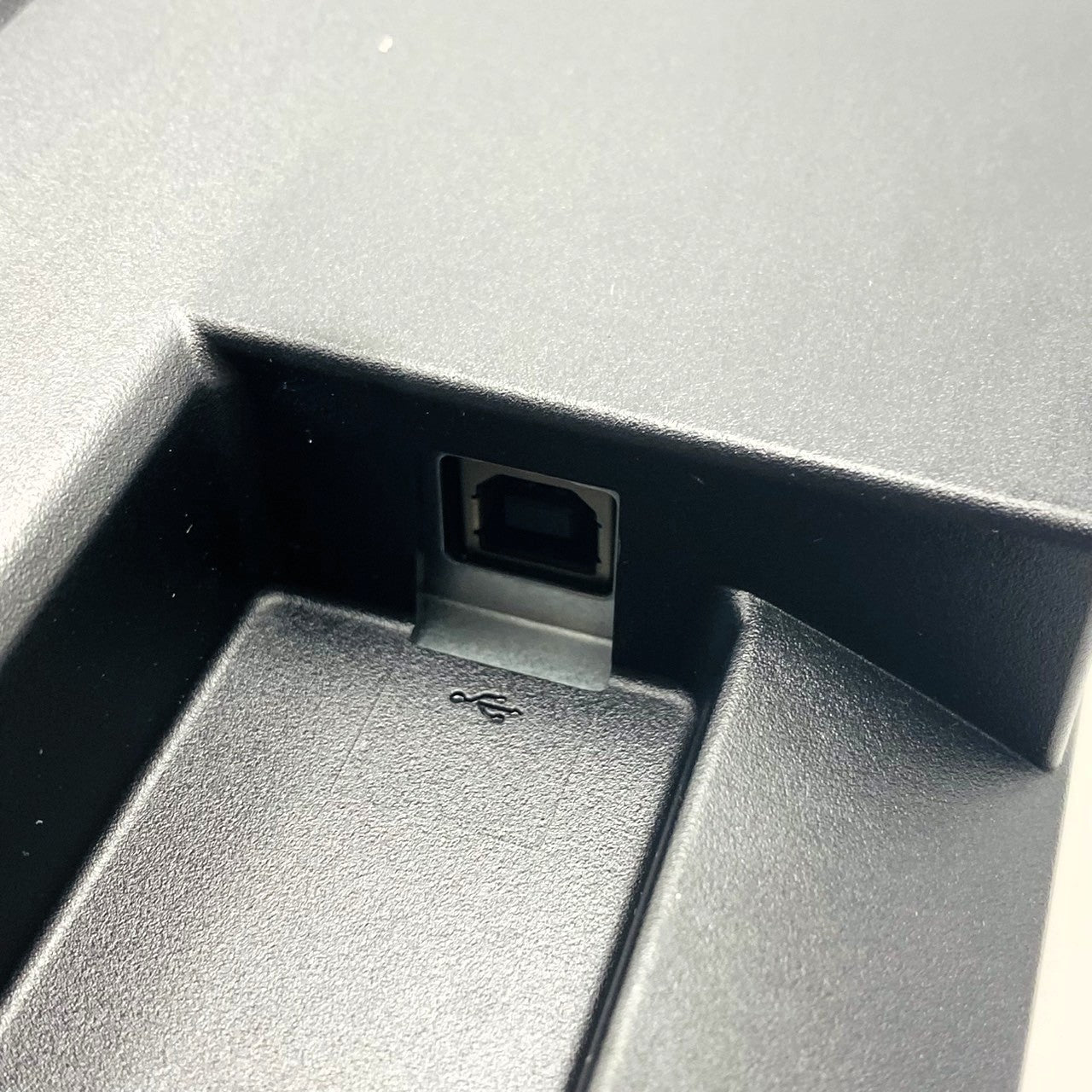 【中古モニター】23.8インチ メーカー iiyama 型番 XB2481HSU-B4 入力端子 HDMI D-Sub DisplayPort 解像度 1920x1080 Aランク 中古 液晶 モニター PC ディスプレイ