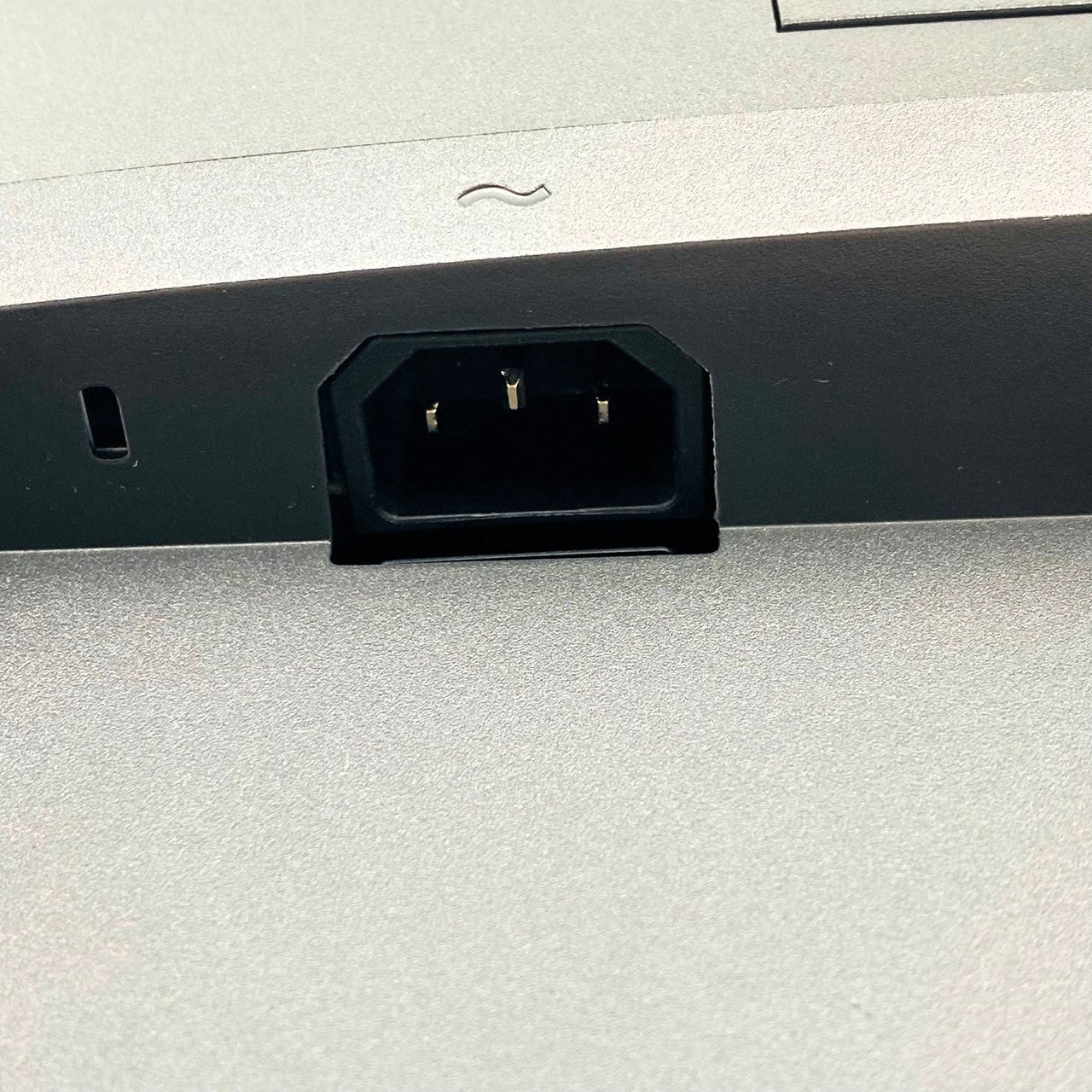 【中古モニター】23.8インチ メーカー DELL 型番 P2422H 入力端子 HDMI D-Sub DisplayPort 解像度 1920x1080 Aランク 中古 液晶 モニター PC ディスプレイ