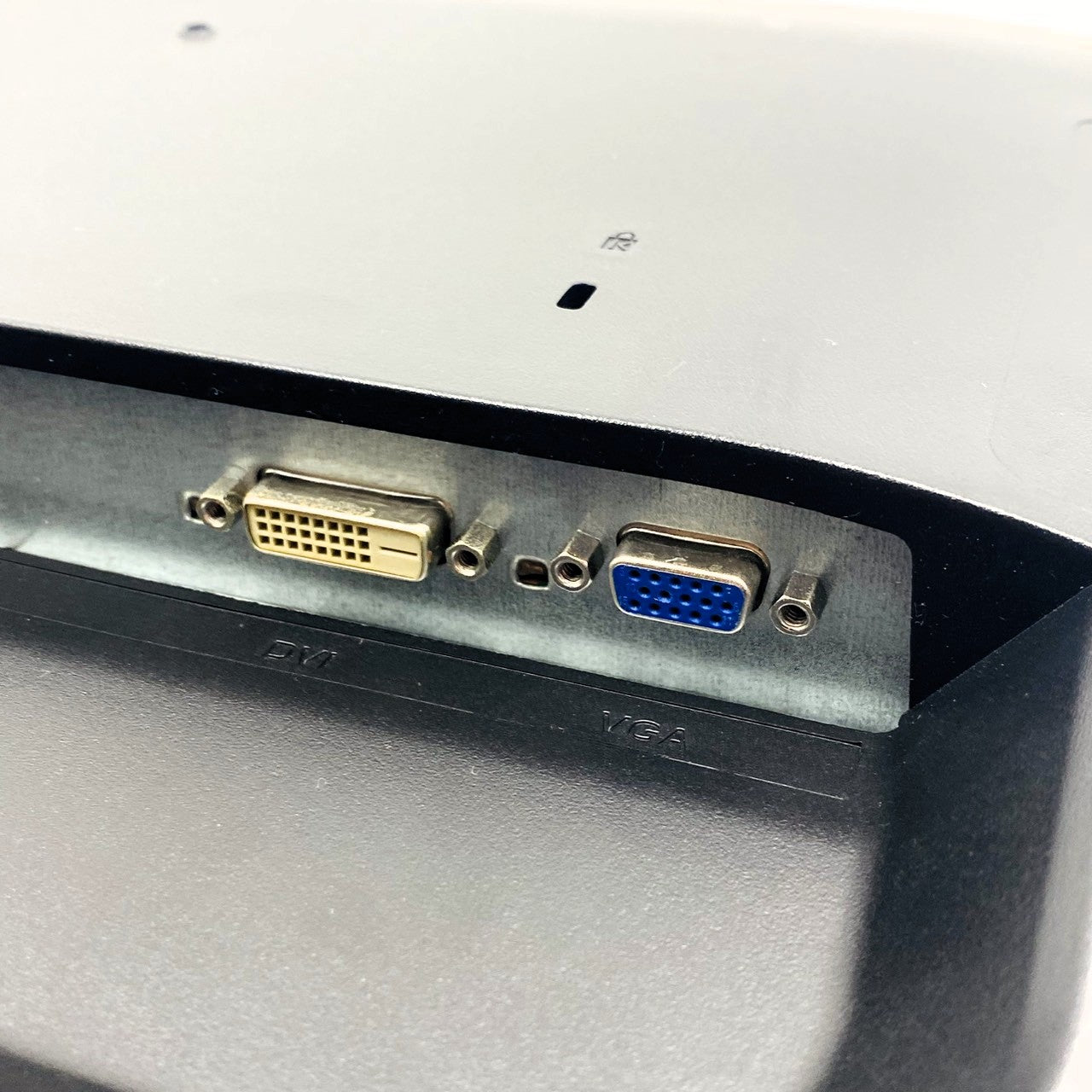【中古モニター】23.8インチ メーカー I-O DATA 型番 LCD-AD243EDSB 入力端子 D-Sub DVI 解像度 1920x1080 Cランク 中古 液晶 モニター PC ディスプレイ