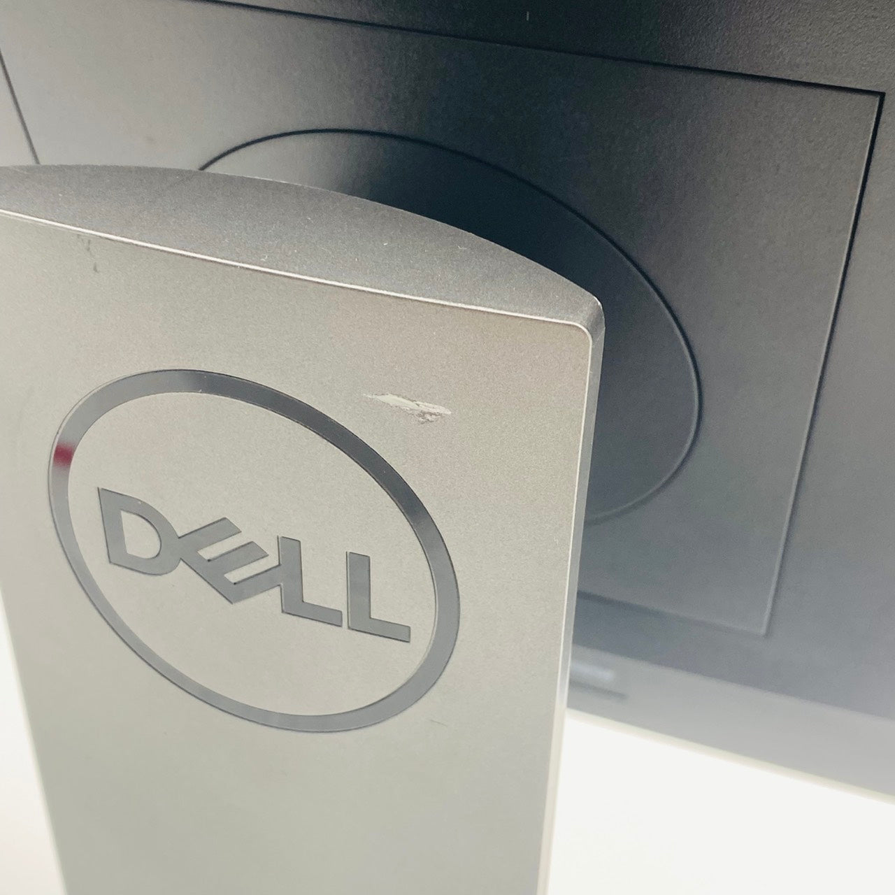 【中古モニター】23インチ メーカー DELL 型番 P2319H 入力端子 HDMI D-Sub Displayort 解像度 1920x1080 Cランク 中古 液晶 モニター PC ディスプレイ