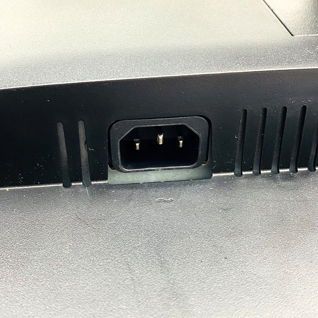 【中古モニター】23.8インチ メーカー DELL 型番 P2412H 入力端子 D-Sub DVI 解像度 1920x1080 Bランク 中古 液晶 モニター PC ディスプレイ