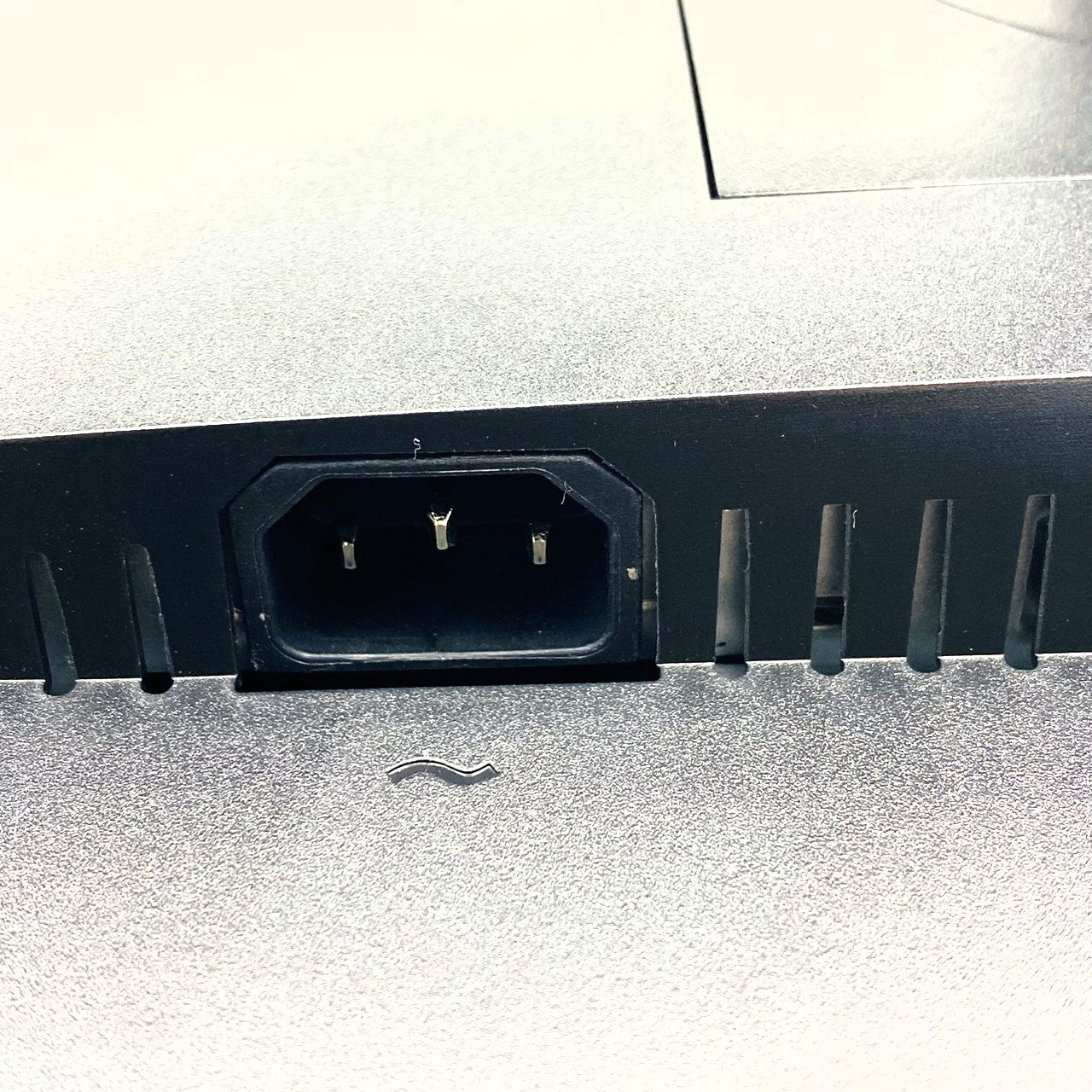 【中古モニター】23.8インチ メーカー DELL 型番 P2419H 入力端子 D-Sub HDMI DisplayPort 解像度 1920x1080 Bランク 中古 液晶 モニター PC ディスプレイ