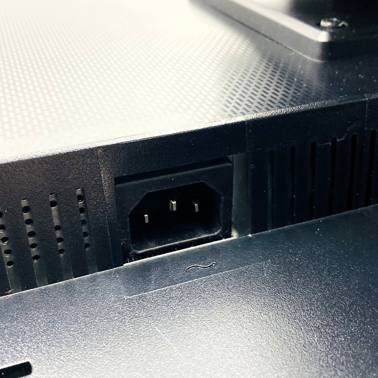 【中古モニター】23インチ メーカー iiyama 型番 T2336MSC-B2 入力端子 HDMI D-Sub DVI 解像度 1920x1080 Bランク 中古 液晶 モニター PC ディスプレイ