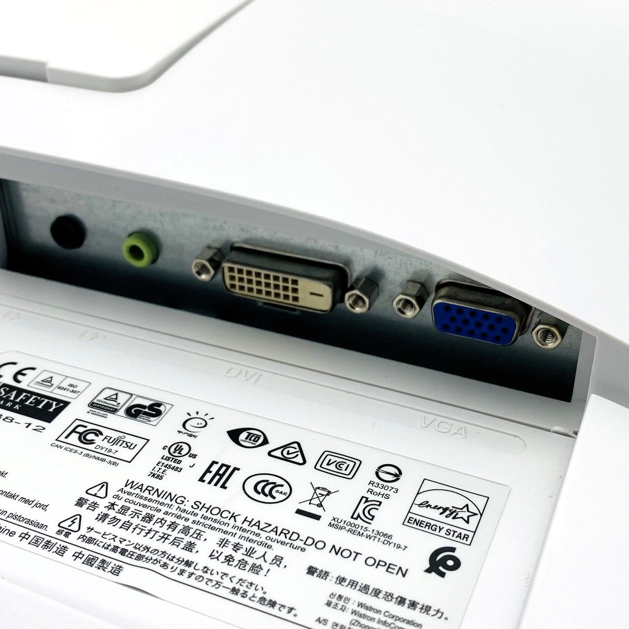 【中古モニター】19インチ メーカー FUJITSU 型番  VL-E19-7 入力端子 D-Sub DVI 解像度 1280x1024 Cランク 中古 液晶 モニター PC ディスプレイ