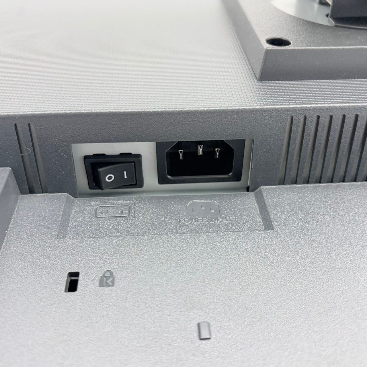 【中古モニター】22インチ メーカー EIZO 型番 S2243W 入力端子 D-Sub DVI DisplayPort 解像度 1920x1200 Aランク 中古 液晶 モニター PC ディスプレイ