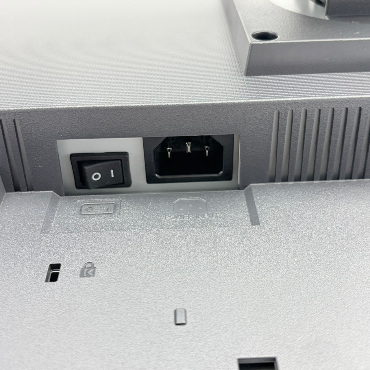 【中古モニター】22インチ メーカー EIZO 型番 S2242W 入力端子 D-Sub DVI 解像度 1920x1200 Bランク 中古 液晶 モニター PC ディスプレイ