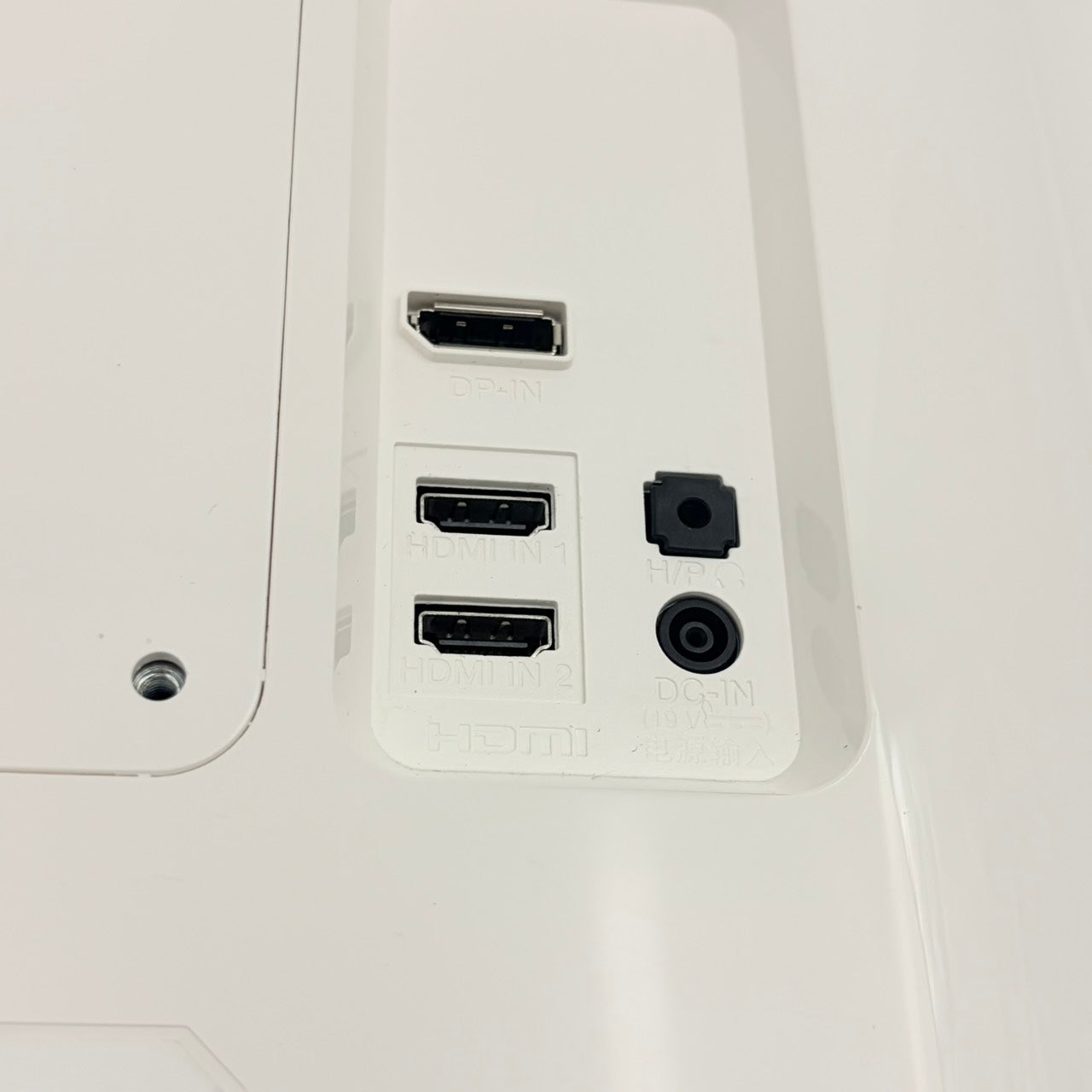 【中古モニター】27インチ メーカー LG 型番 27UD68-W 入力端子 HDMI Displayport 解像度 3840x2160 Aランク 中古 液晶 モニター PC ディスプレイ