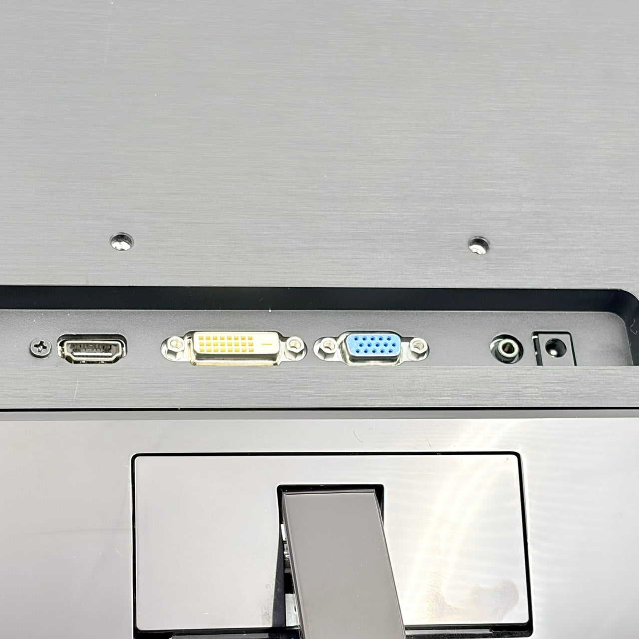 【中古モニター】23インチ メーカー PHILIPS 型番 234E5EDSB/11 入力端子 HDMI D-Sub DVI 解像度 1920x1080 Cランク 中古 液晶 モニター PC ディスプレイ