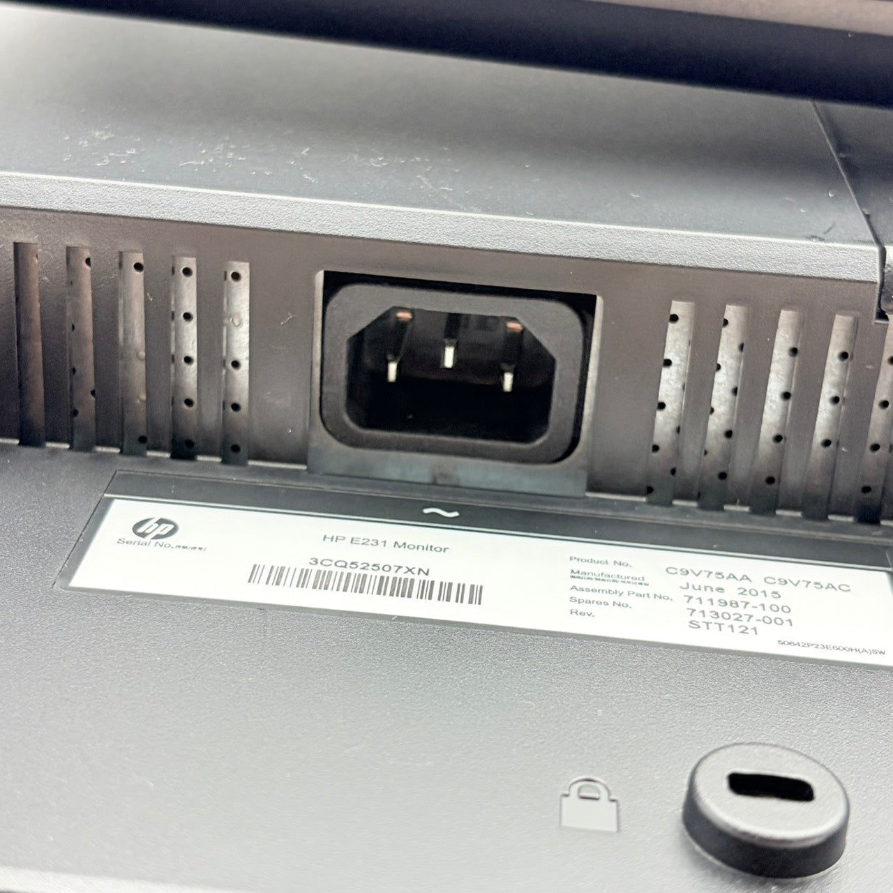 【中古モニター】23インチ メーカー HP 型番 E231 入力端子 D-Sub DVI Displayport 解像度 1920x1080 Aランク 中古 液晶 モニター PC ディスプレイ