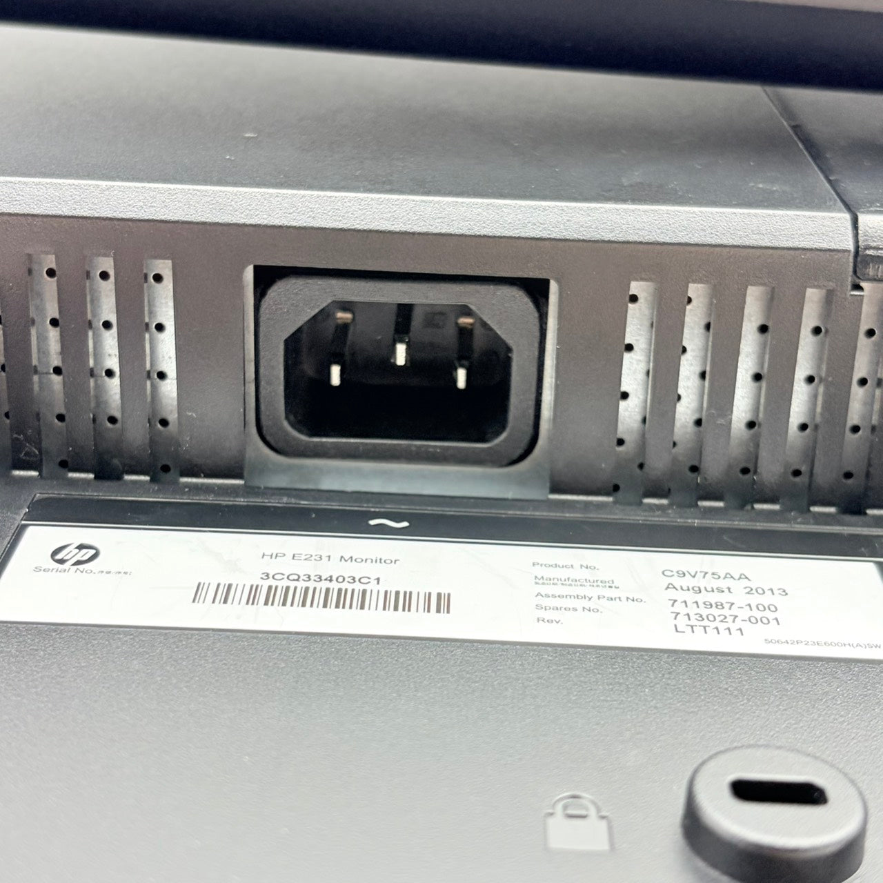 【中古モニター】23インチ メーカー HP 型番 E231 入力端子 D-Sub DVI Displayport 解像度 1920x1080 Cランク 中古 液晶 モニター PC ディスプレイ