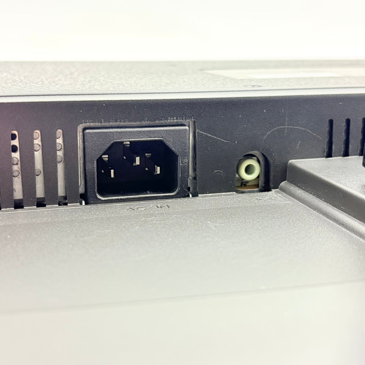 【中古モニター】23インチ メーカー PRINCETON 型番 PTFBNF-23W 入力端子 D-Sub DVI 解像度 1920x1080 Bランク 中古 液晶 モニター PC ディスプレイ