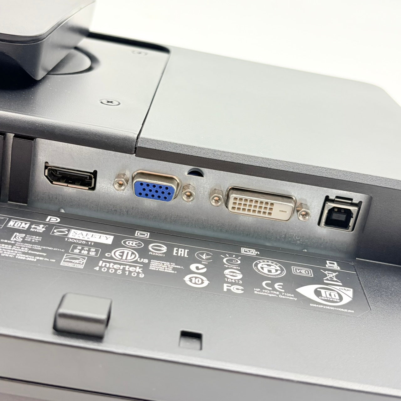 【中古モニター】23インチ メーカー HP 型番 Z23i 入力端子 D-Sub DVI Displayport 解像度 1920x1080 Cランク 中古 液晶 モニター PC ディスプレイ