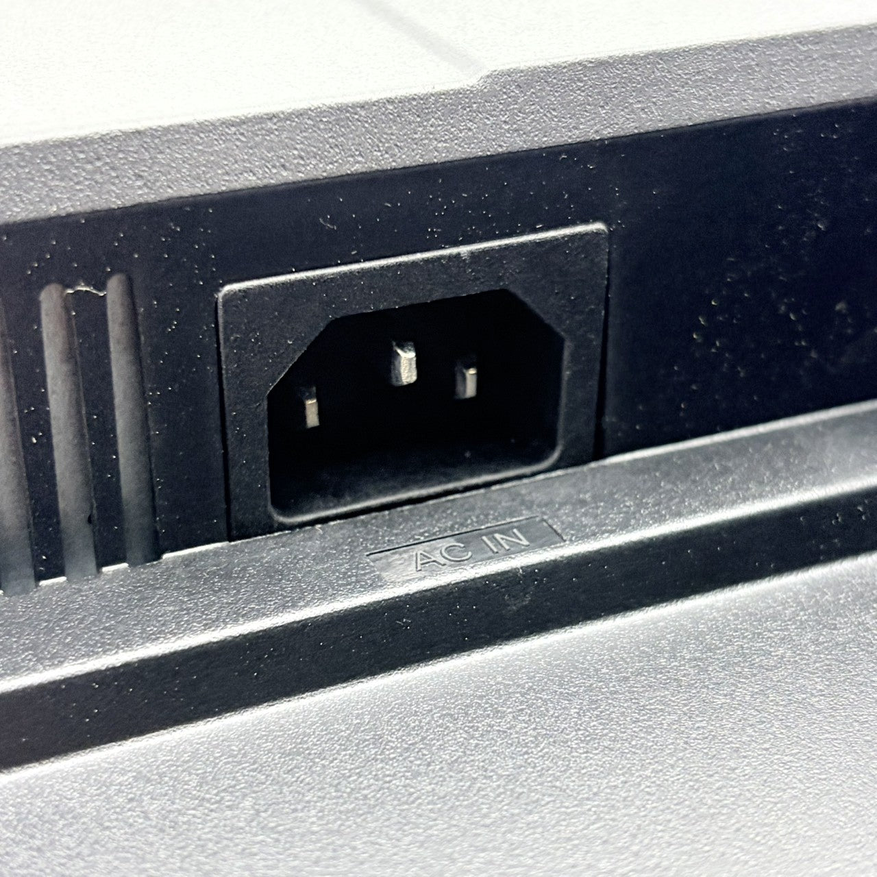 【中古モニター】21.5インチ メーカー PRINCETON 型番 PTFBKF-22W 入力端子 HDMI D-Sub 解像度 1920x1080 Bランク 中古 液晶 モニター PC ディスプレイ