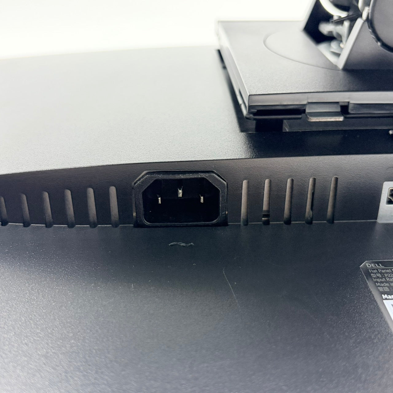 【中古モニター】21.5インチ メーカー DELL 型番  P2219H Dell Micro All-in-One Stand MFS18装着 入力端子 HDMI D-Sub DisplayPort 解像度 1920x1080 Cランク 中古 液晶 モニター PC ディスプレイ