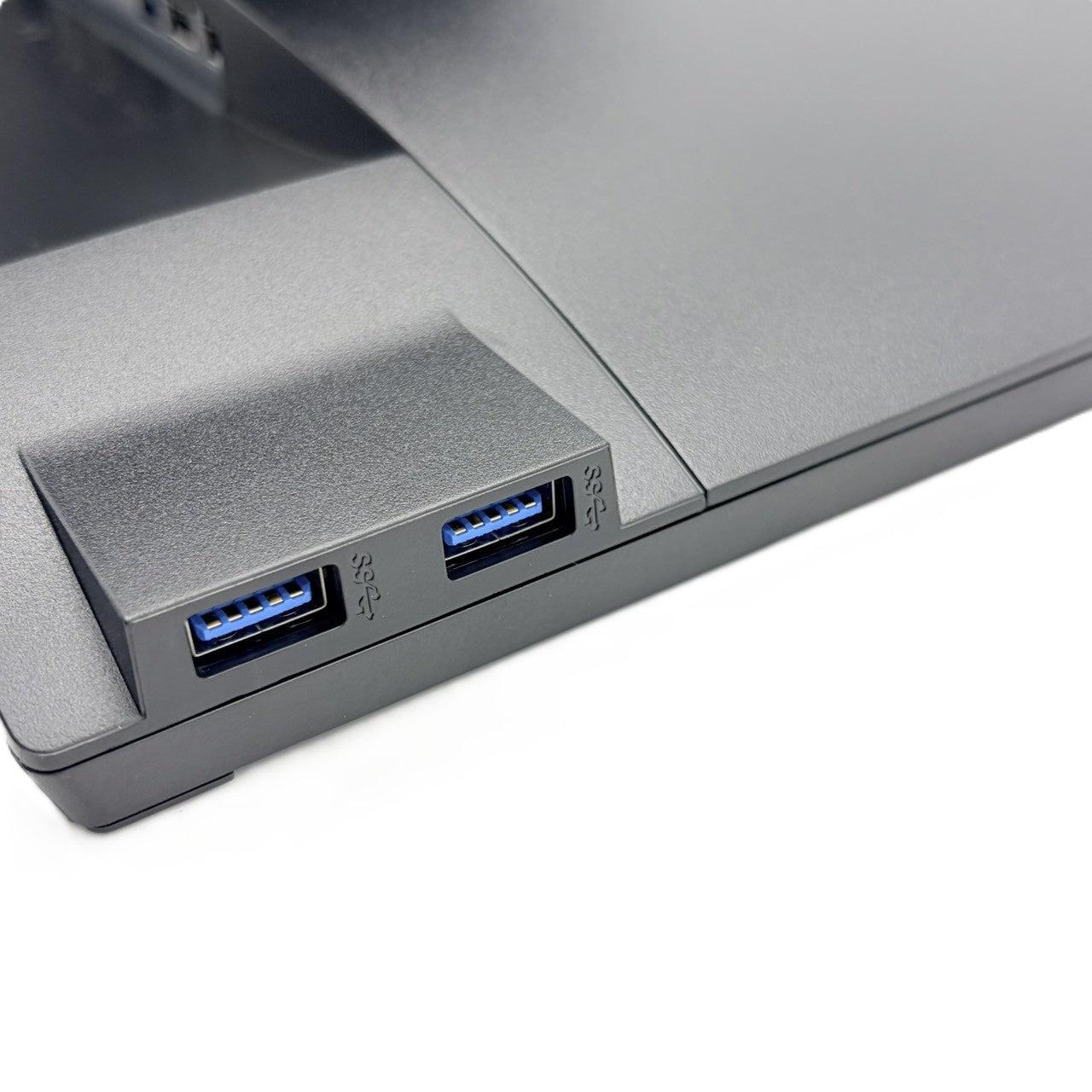 【中古モニター】21.5インチ メーカー DELL 型番  P2219H Dell Micro All-in-One Stand MFS18装着 入力端子 HDMI D-Sub DisplayPort 解像度 1920x1080 Cランク 中古 液晶 モニター PC ディスプレイ