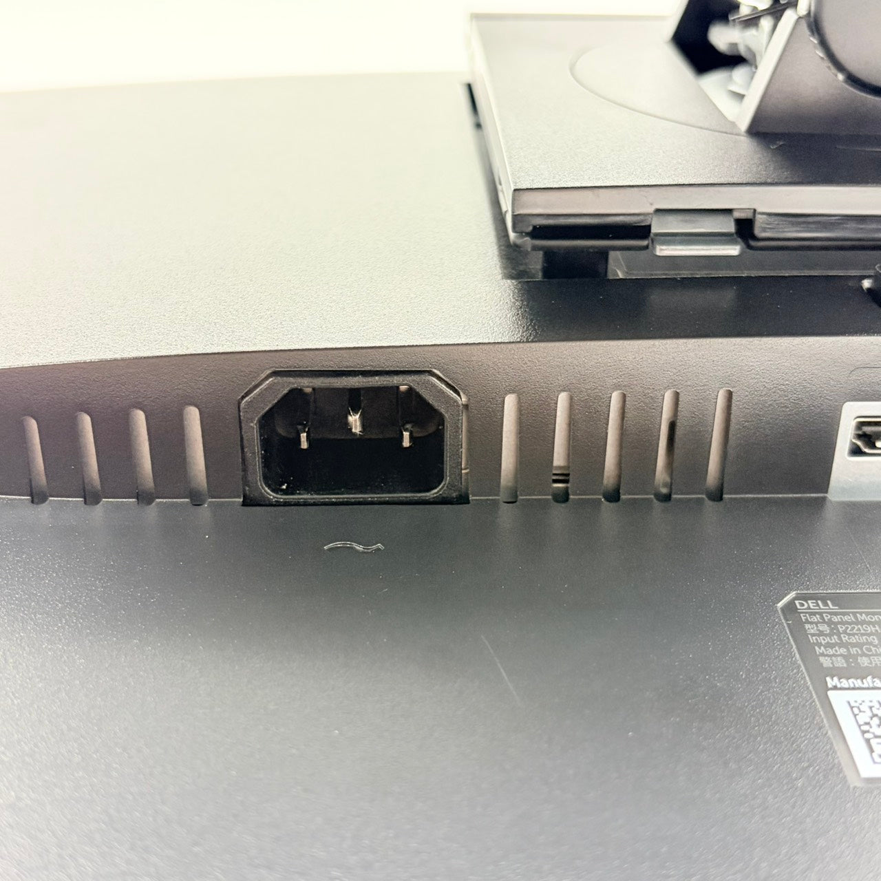 【中古モニター】21.5インチ メーカー DELL 型番  P2219H Dell Micro All-in-One Stand MFS18装着 入力端子 HDMI D-Sub DisplayPort 解像度 1920x1080 Aランク 中古 液晶 モニター PC ディスプレイ