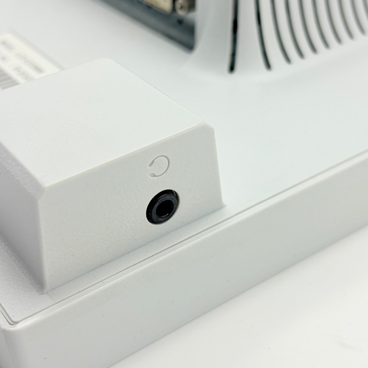 【中古モニター】23インチ メーカー NEC 型番 LCD-E233WM 入力端子 D-Sub DVI DisplayPort 解像度 1920×1080 Cランク 中古 液晶 モニター PC ディスプレイ