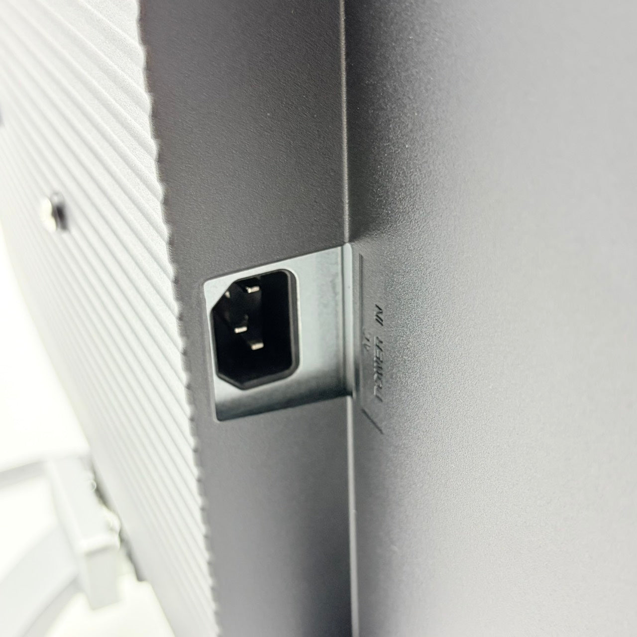 【中古モニター】31.5インチ メーカー I-O DATA 型番 EX-LD321DB-B2 入力端子 HDMI D-sub Displayport 解像度 1920x1080 Aランク 中古 液晶 モニター PC ディスプレイ