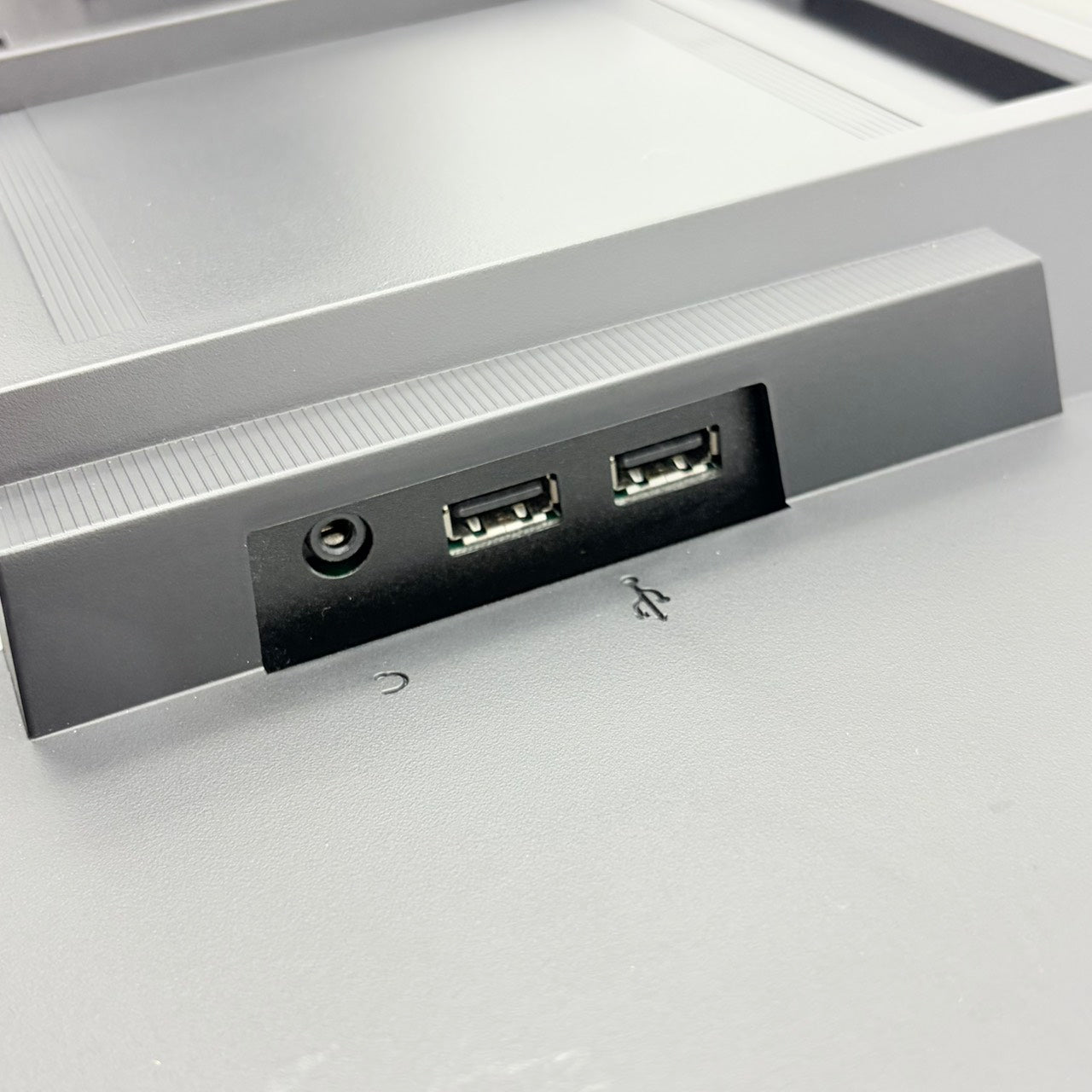 【中古モニター】27インチ メーカー EIZO 型番 EV2736W 入力端子 DVI DisplayPort 解像度 2560x1440 Cランク 中古 液晶 モニター PC ディスプレイ