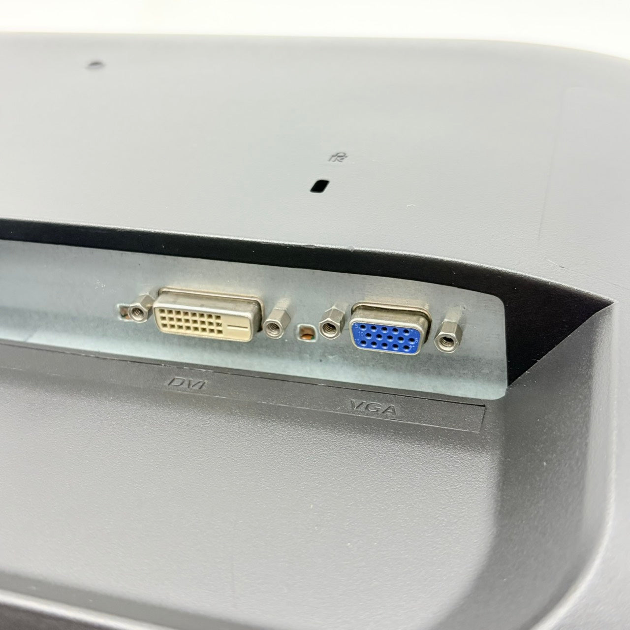 【中古モニター】23.8インチ メーカー I-ODATA 型番 LCD-AD243EDB 入力端子 D-Sub DVI 解像度 1920x1080 Bランク 中古 液晶 モニター PC ディスプレイ