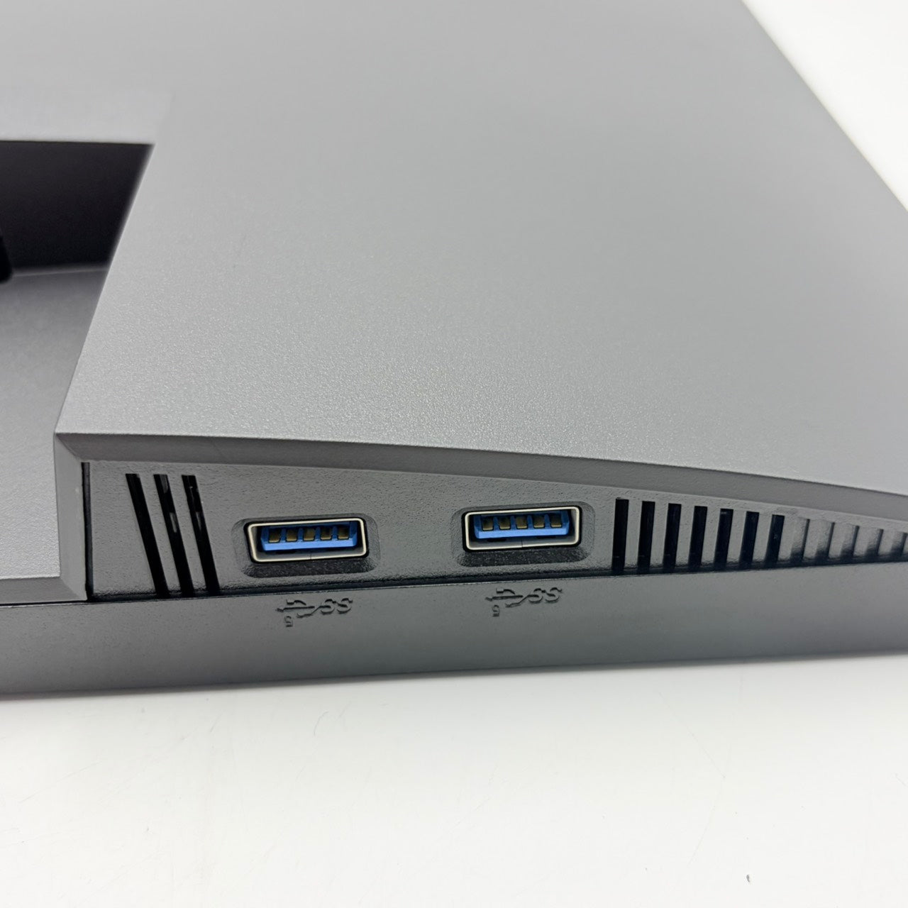 【中古モニター】23.8インチ メーカー DELL 型番 P2422H 入力端子 HDMI D-Sub DisplayPort 解像度 1920x1080 Cランク 中古 液晶 モニター PC ディスプレイ