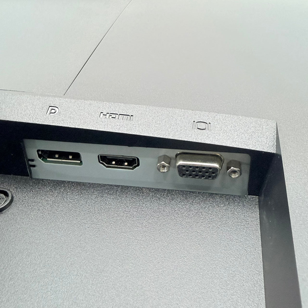 【中古モニター】21.45インチ メーカー DELL 型番 E2222HS 入力端子 HDMI DisplayPort D-Sub 解像度 1920x1080 Cランク 中古 液晶 モニター PC ディスプレイ