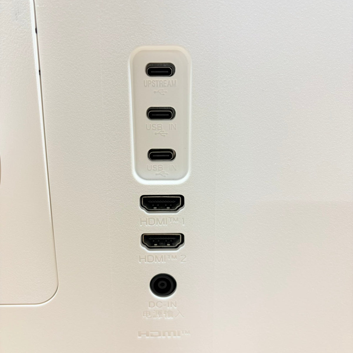 【中古モニター】31.5インチ メーカー LG 型番 32SR83U-W 入力端子 HDMI DisplayPort  USBType-C 解像度 3840x2160 Aランク 中古 液晶 モニター PC ディスプレイ