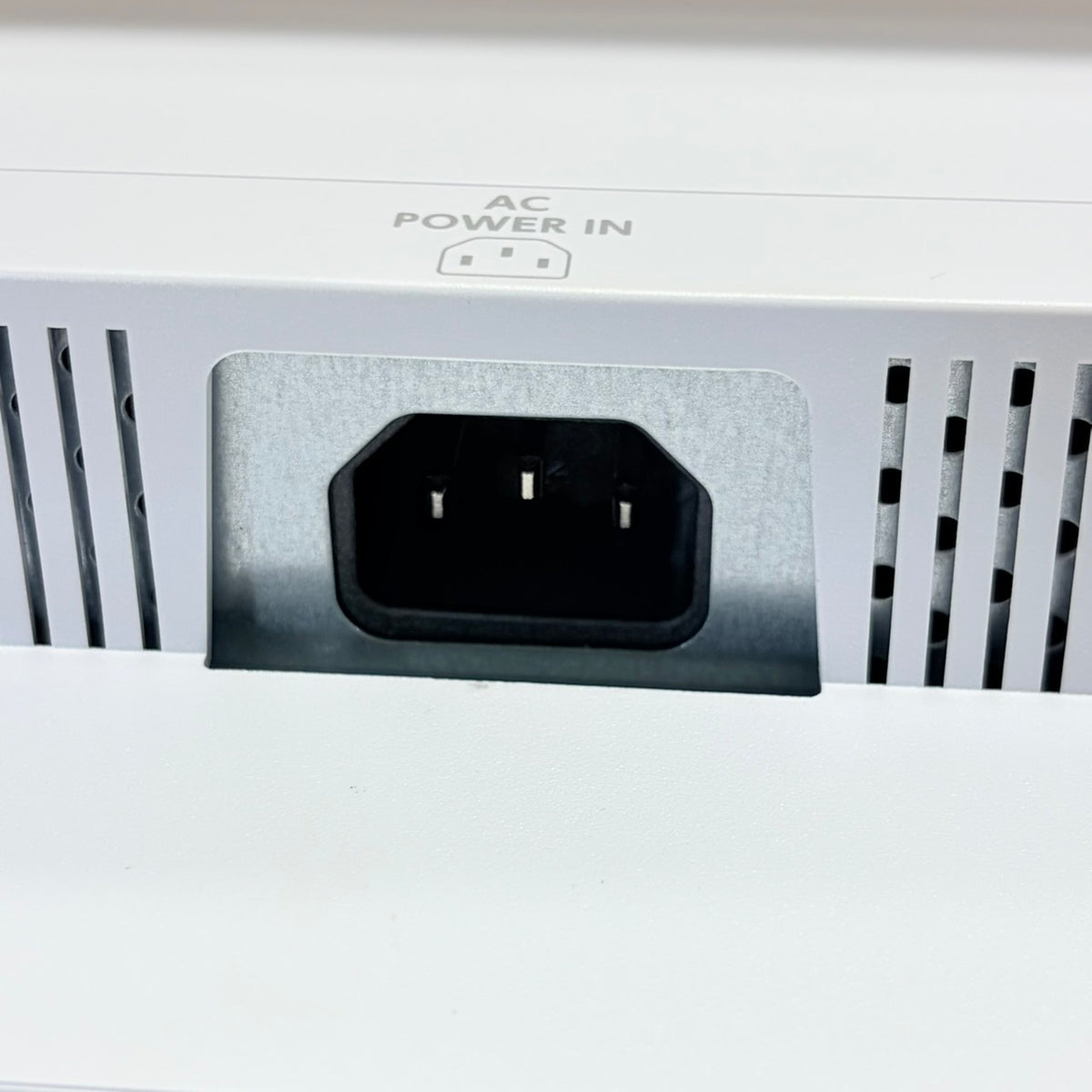 【中古モニター】27インチ メーカー I-ODATA 型番 LCD-BCQ271DW-F 入力端子 HDMI Displayport USBType-C 解像度 2560x1440 Aランク 中古 液晶 モニター PC ディスプレイ